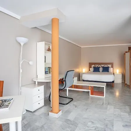 Apartamento Luminosity Square Studio. Francos 14