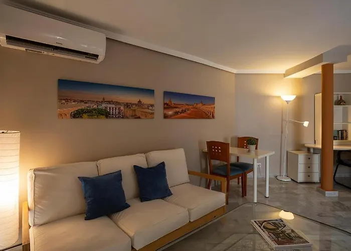 Luminosity Square Studio. Francos 14 Apartmán